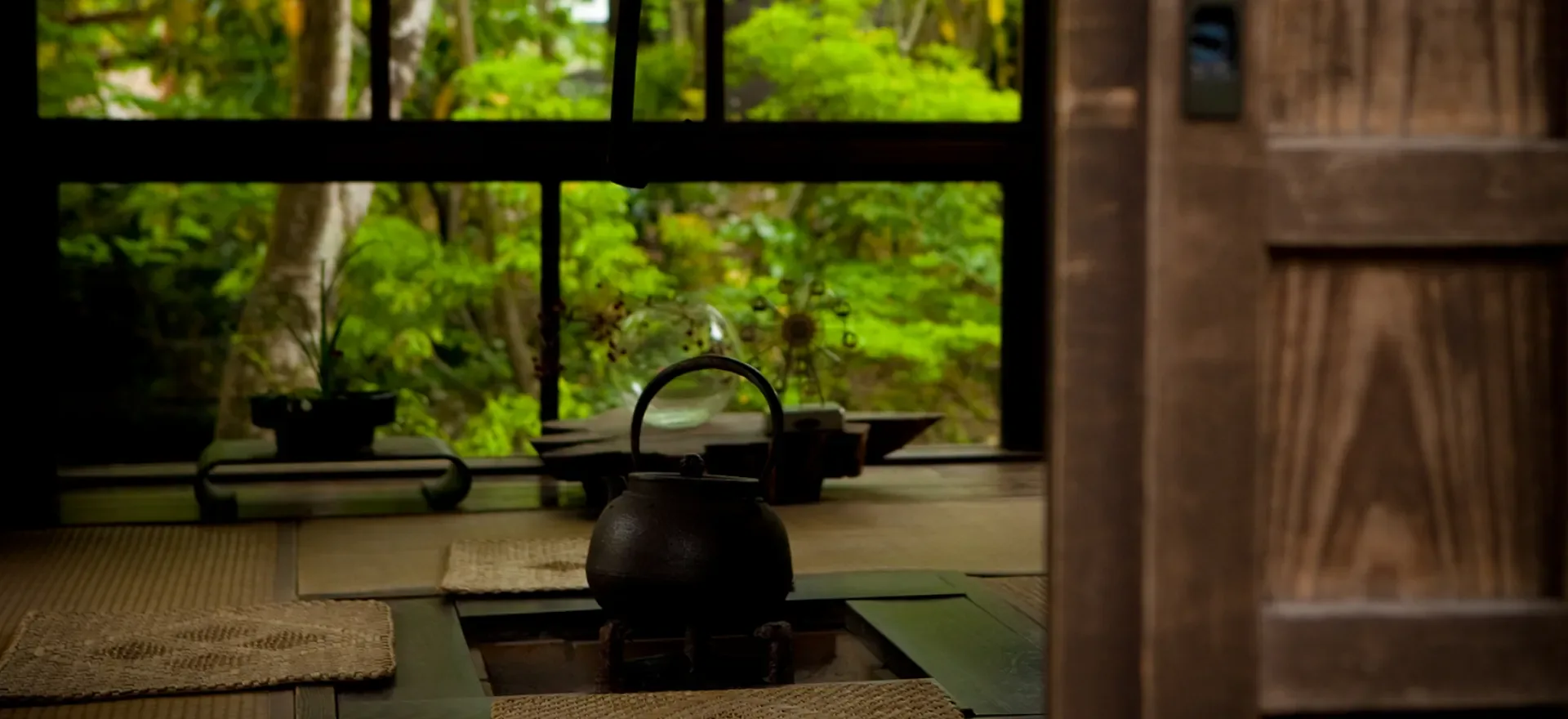 Souan Kosumosu or Hoteiya? Choosing a Yufuin Ryokan for Autumn