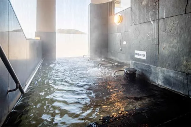 A bath at Hinata no Yado