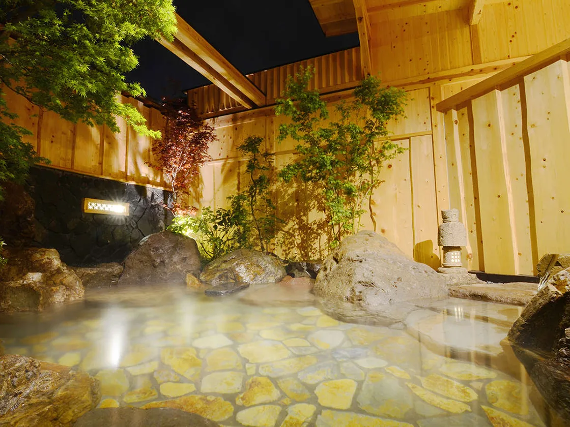Nihon Ryokan Utsuwa in Kannawa: choosing between the main building and Yuian