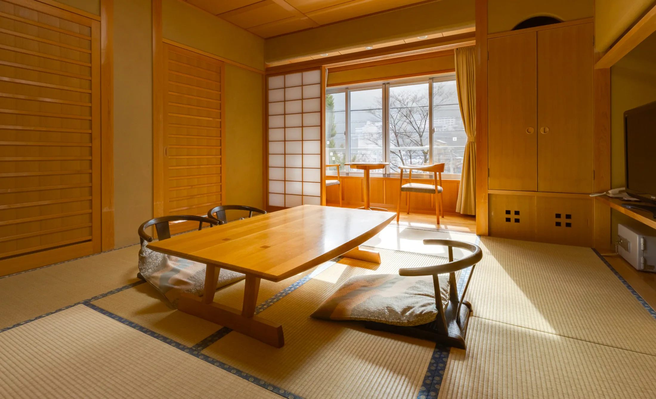 Yukyu-no-Hana in Gero: Choosing a Room with a Private Onsen