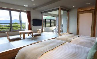 Hakone Kowakien Ten-yu or Hakone Yuyado Zen? A Large Resort or a Ten-Room Inn