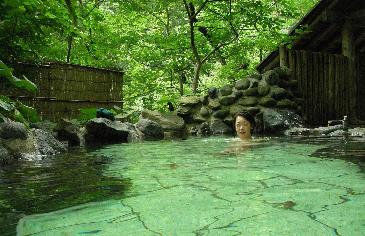 Aomori City Onsen Guide: 8 Natural Hot-Spring Baths for an Easy Soak