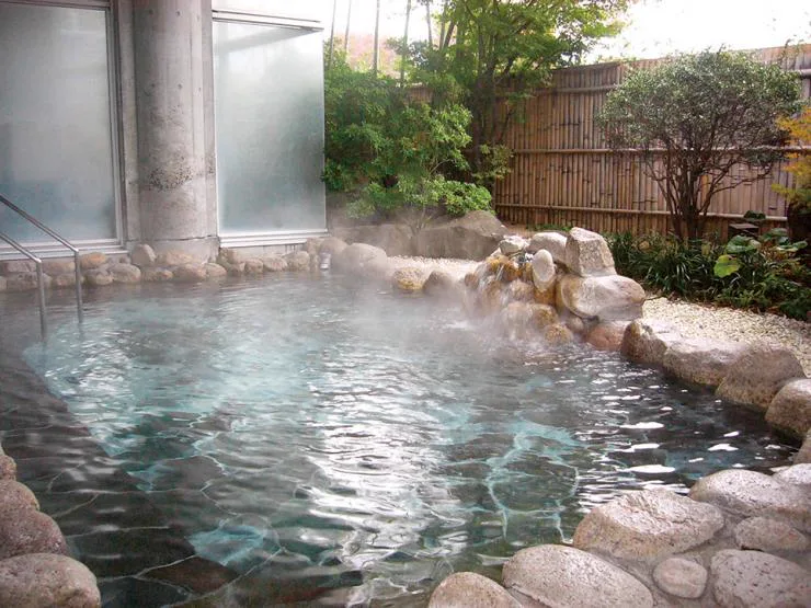 Hanakage no Yu or Tsutsumigawa Onsen? Two Baths in Makioka