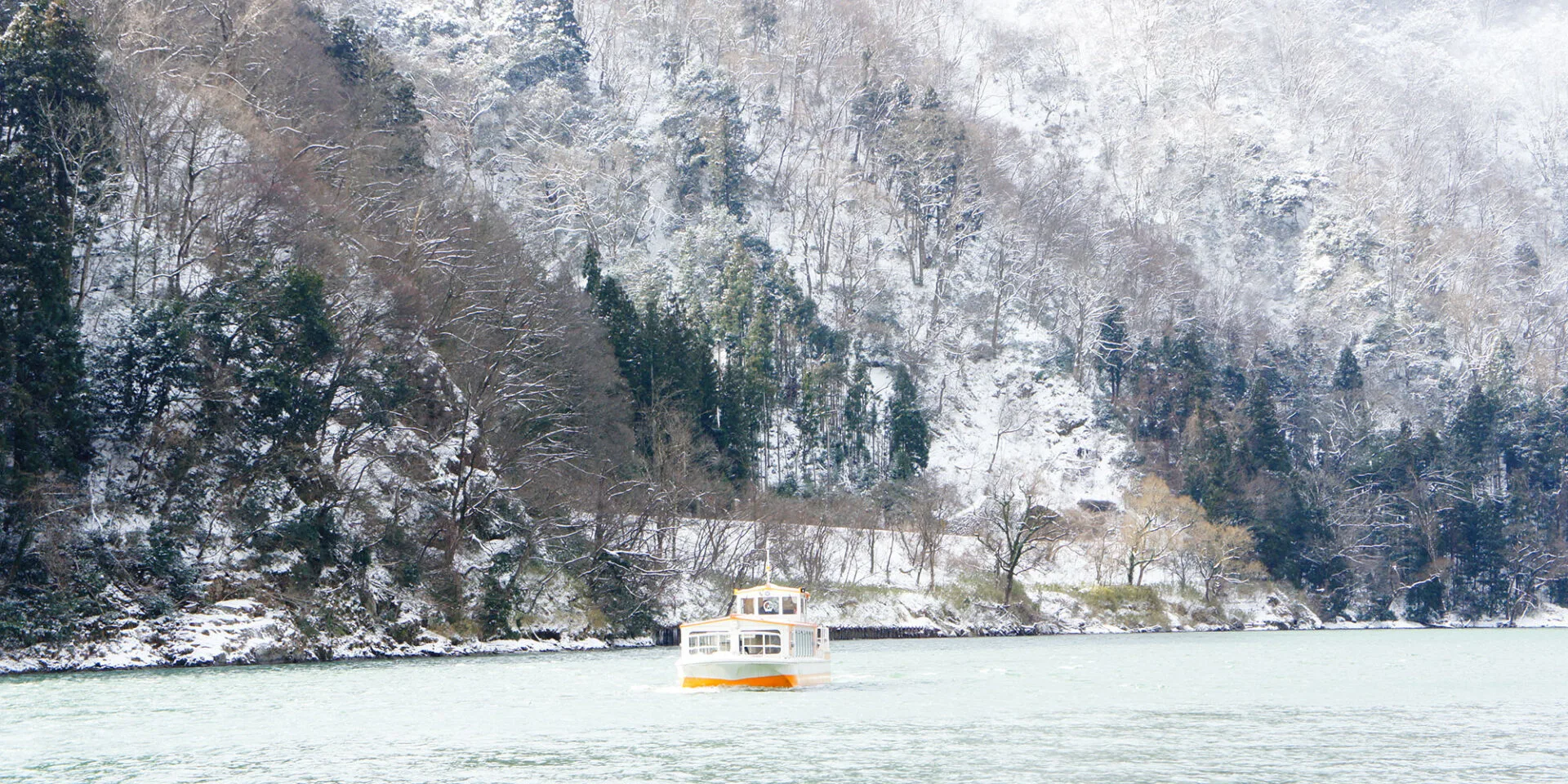 A Gosen sightseeing route along the Agano River