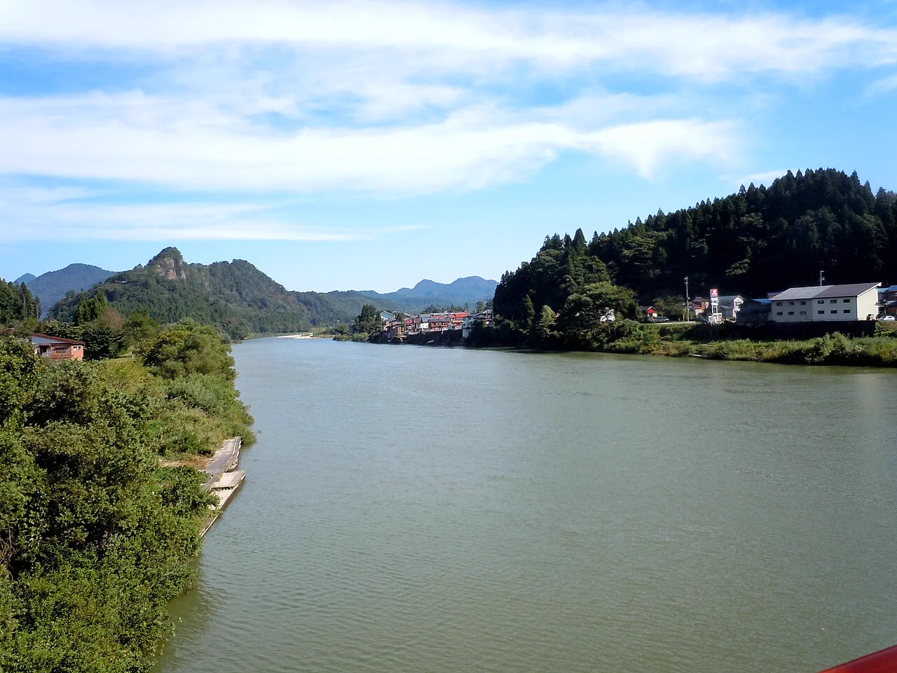 The Agano River valley near Aga Town, a regional reference for autumn colour upriver from Sakihana