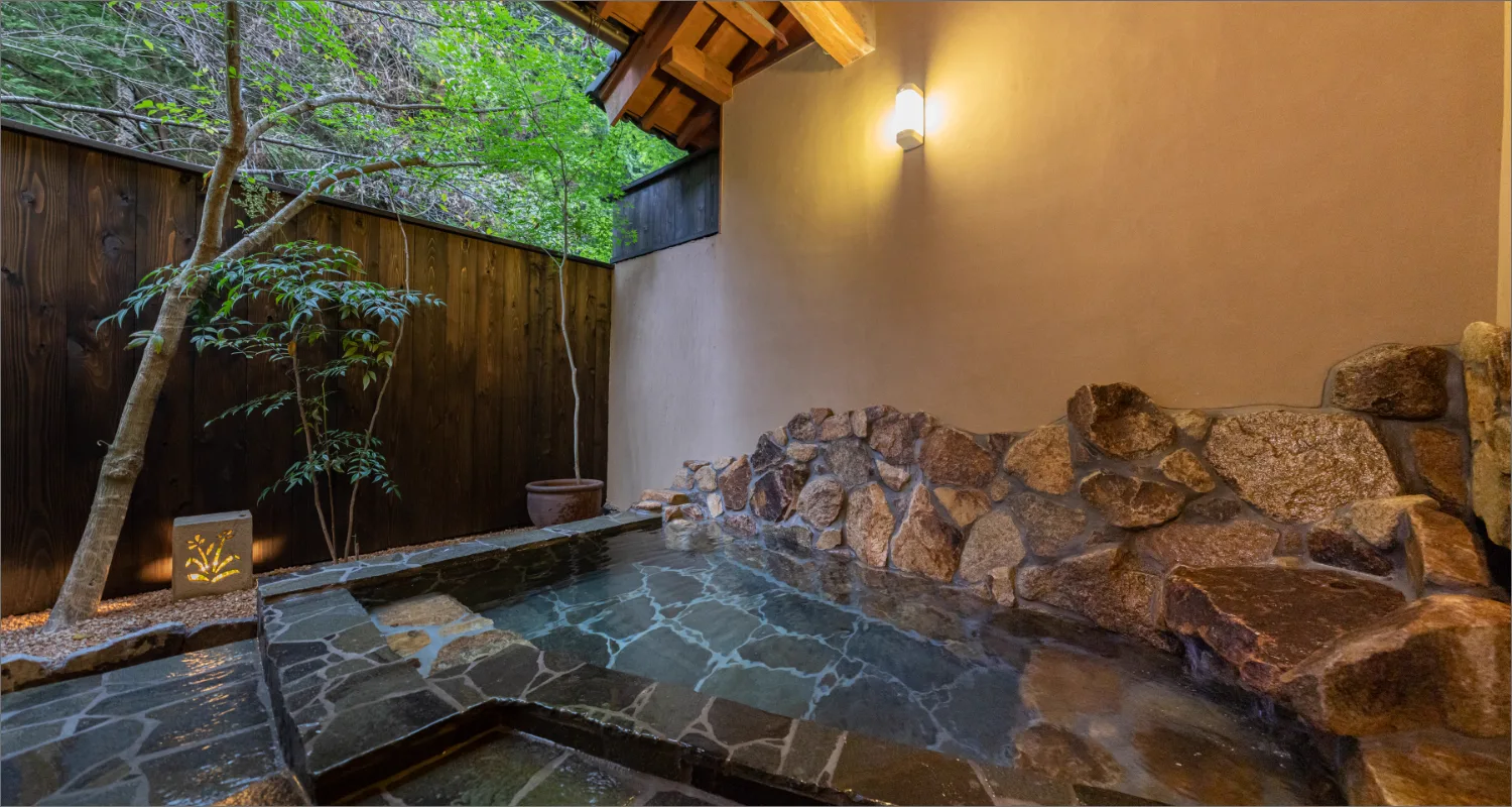 Nihon no Ashitaba or Tanokura: Private-Bath Circuit or Bath in Every Room?