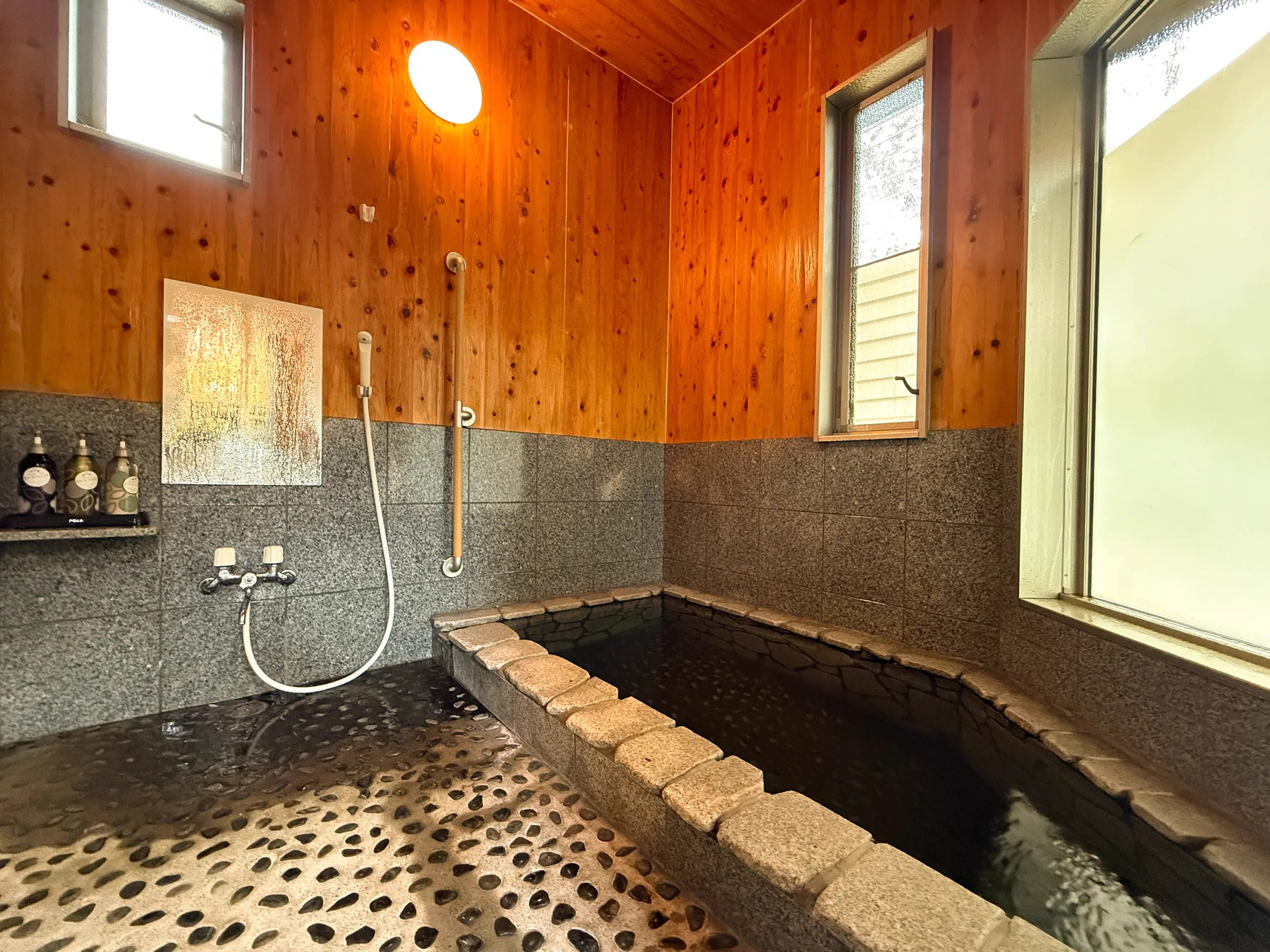 Private indoor hot-spring bath in a detached Japanese-Western room at Yufuin 8A1