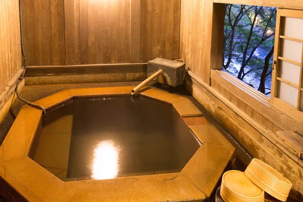 Dinner in Kurokawa Onsen: Ryokan Meals, Restaurants and Late Arrivals