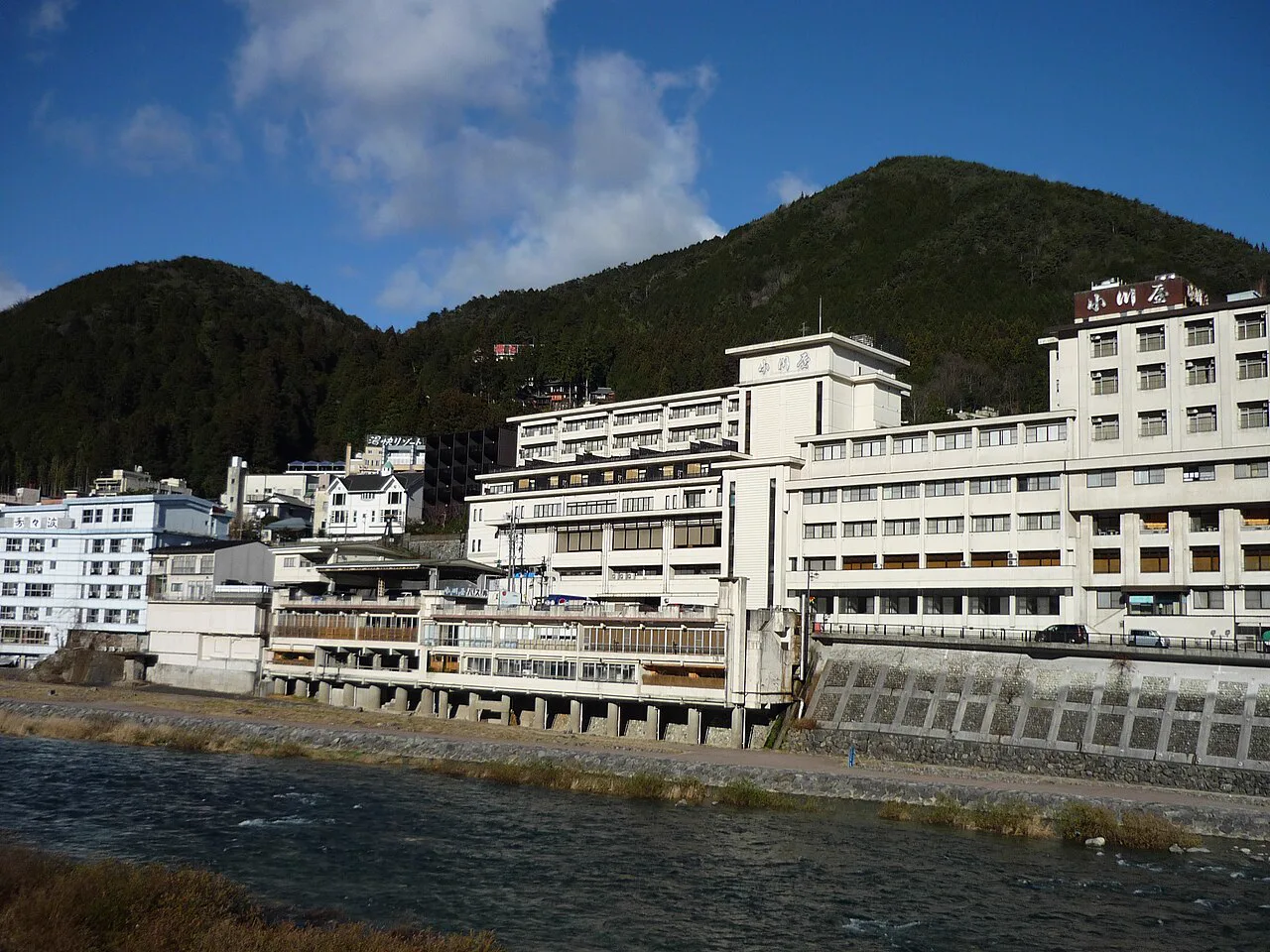 Gero Onsen on the Hida River, with railway infrastructure nearby