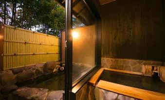 Woodland open-air bath at Gettouan