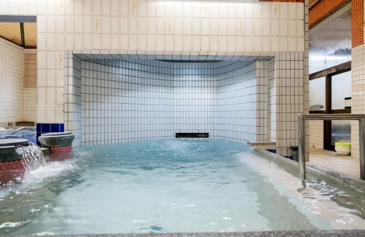 Wako Bathhouse Near Shin-Imamiya: A 6 a.m. Sento with Free Sauna