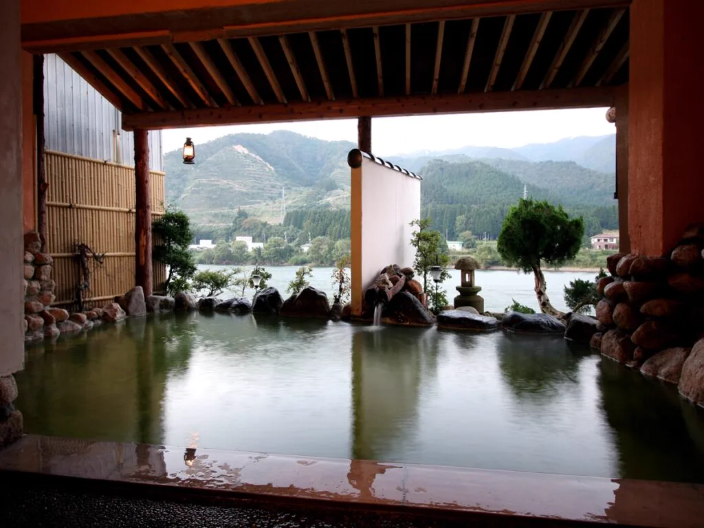 Seasonal scenery around Sakihana Onsen