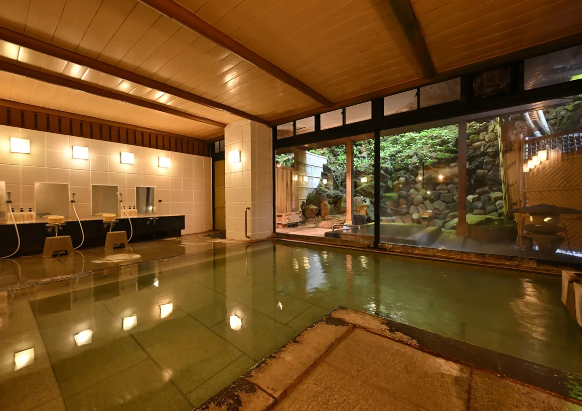 The Yubatake spring public bath at Osakaya