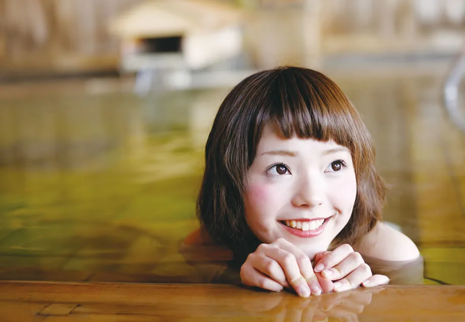 Emerald-colored spring water in Tsukioka