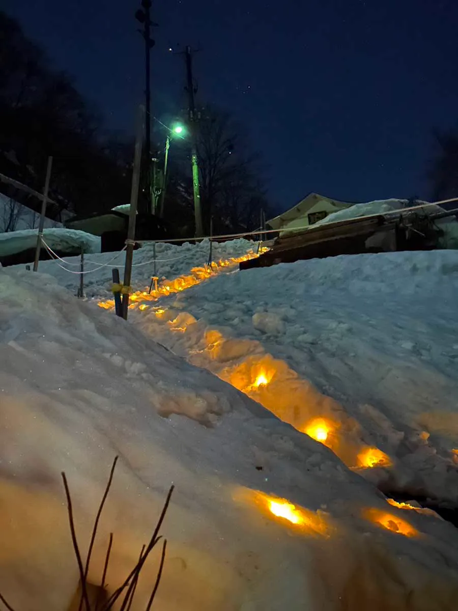 A Walking Route to Ogon-no-Yu and Kawara-no-Yu in Tsubame Onsen