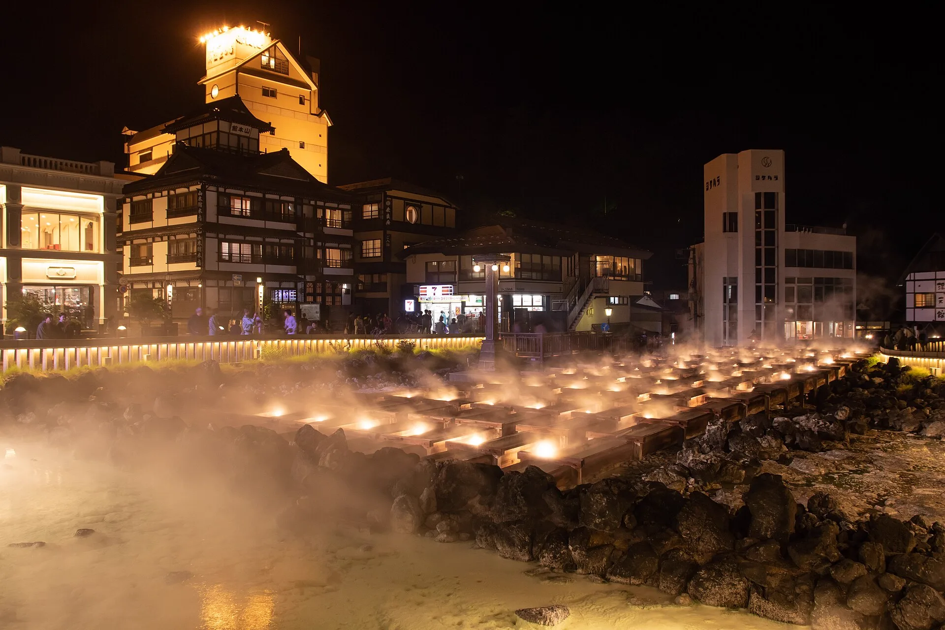 How to Work Around Crowds in Kusatsu: Yubatake, Ura-Kusatsu and Sainokawara